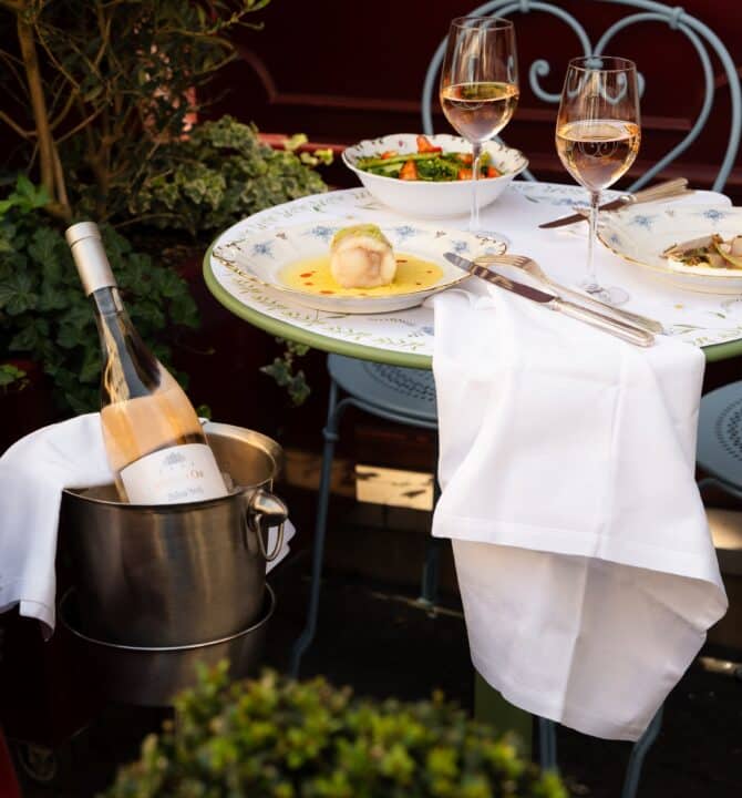 Terrasse restaurant Boubalé Déjeuner Rosé Minuty